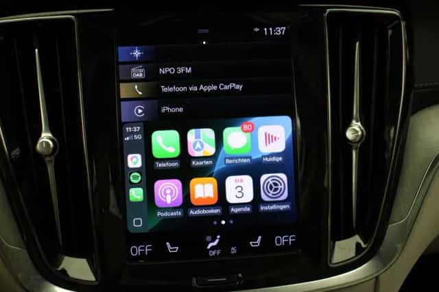 Volvo V60 (2021) thumbnail 6