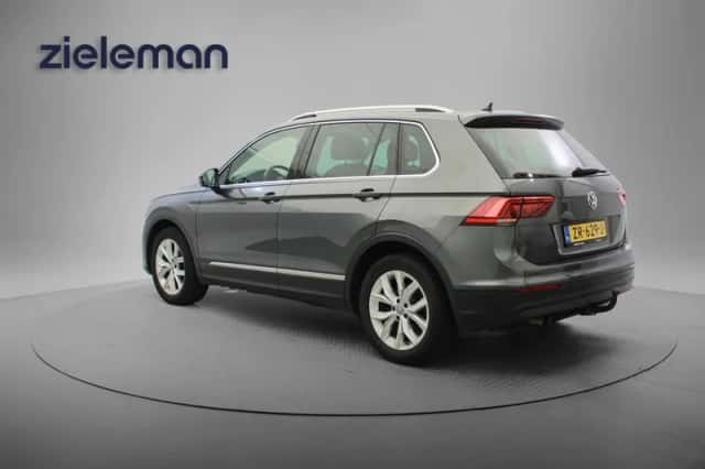 Volkswagen Tiguan (2019) thumbnail 3