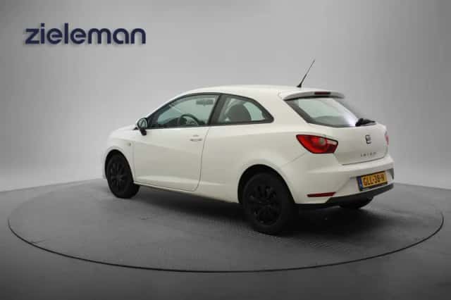 SEAT Ibiza (2013) thumbnail 3