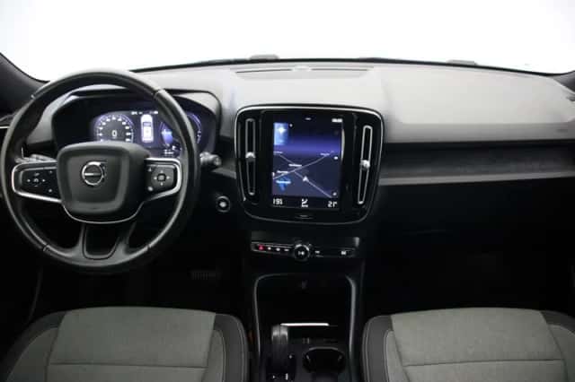 Volvo XC40 (2021) thumbnail 2