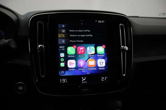 Volvo XC40 (2021) thumbnail 5