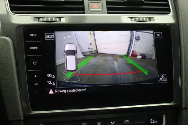 Volkswagen E-GOLF (2018) thumbnail 6