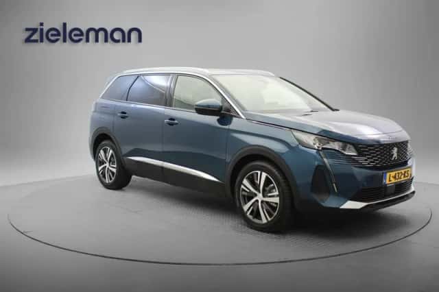 Peugeot 5008 (2021) thumbnail 1