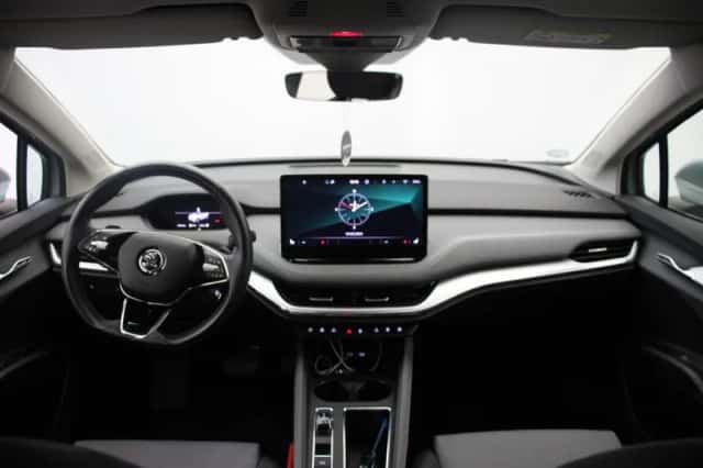 Škoda Enyaq (2021) thumbnail 2