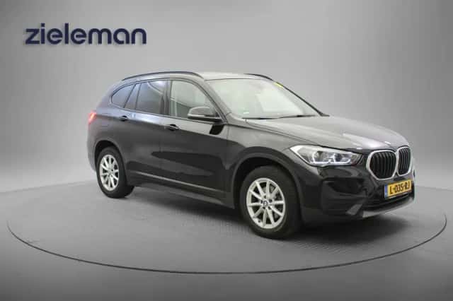 BMW X1 (2021) thumbnail 1