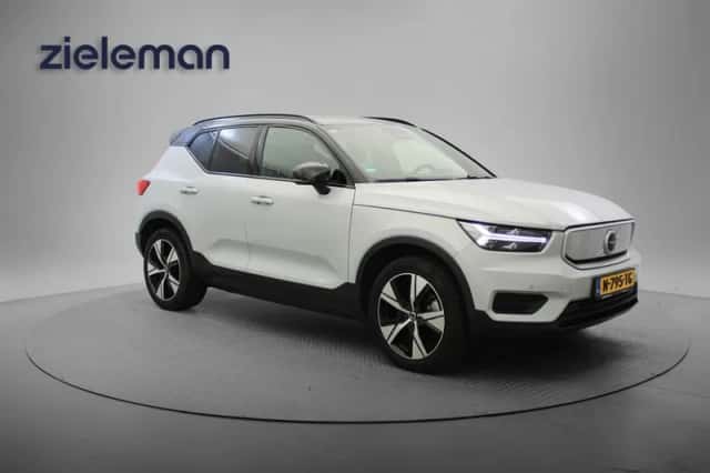 Volvo XC40 (2021) thumbnail 1