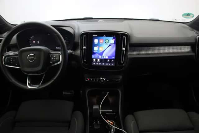 Volvo XC40 (2021) thumbnail 2