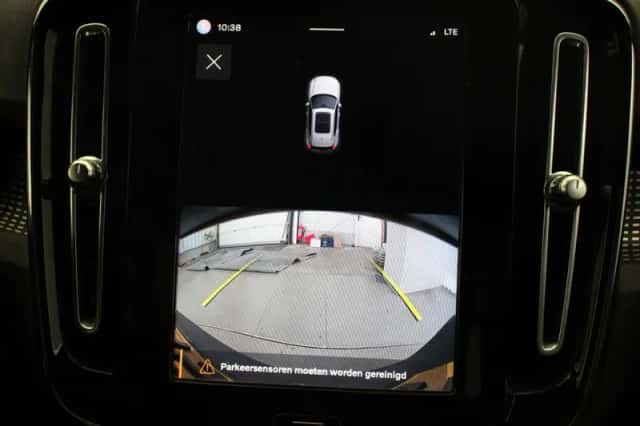 Volvo XC40 (2021) thumbnail 6