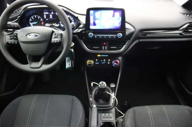 Ford Fiesta (2018) thumbnail 2