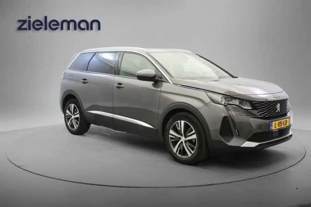 Peugeot 5008 (2021) thumbnail 1