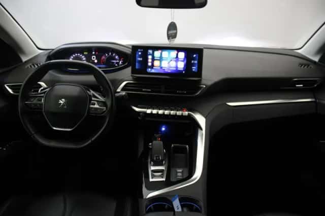 Peugeot 5008 (2021) thumbnail 2