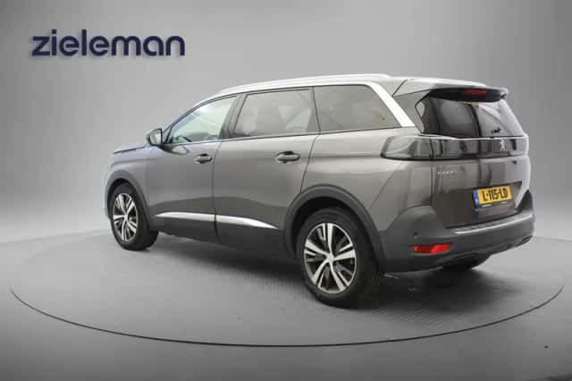 Peugeot 5008 (2021) thumbnail 3