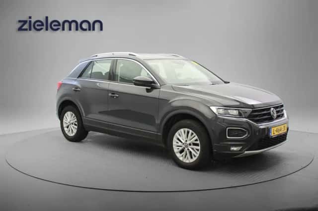 Volkswagen T-Roc (2021) thumbnail 1