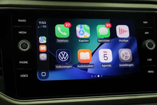 Volkswagen T-Roc (2021) thumbnail 5