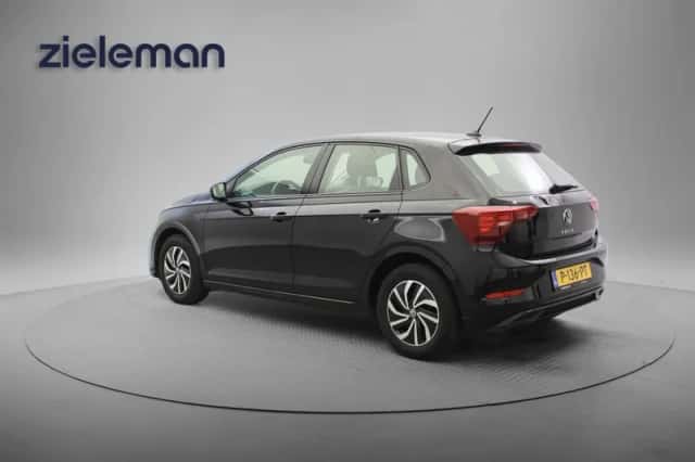 Volkswagen Polo (2022) thumbnail 3