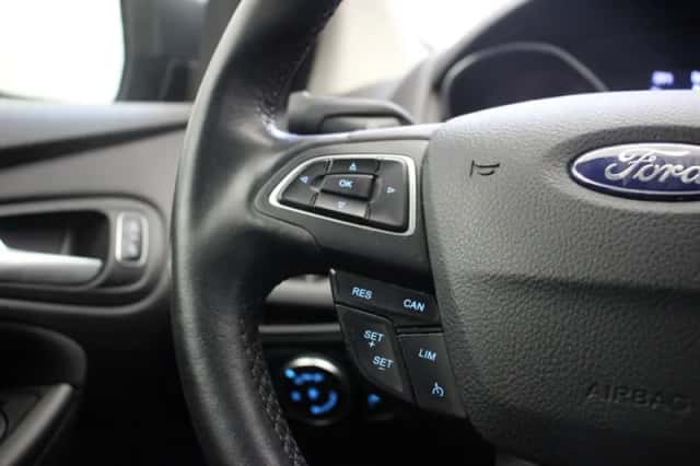 Ford Focus (2018) thumbnail 5