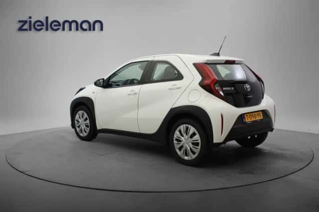 Toyota Aygo X (2023) thumbnail 3