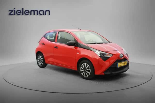 Toyota Aygo (2021) thumbnail 1
