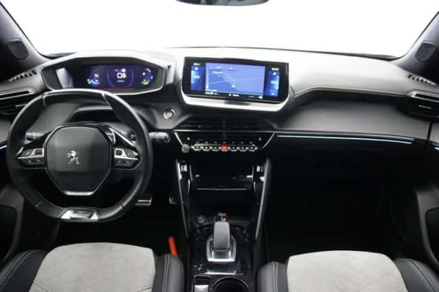 Peugeot e-2008 (2021) thumbnail 2