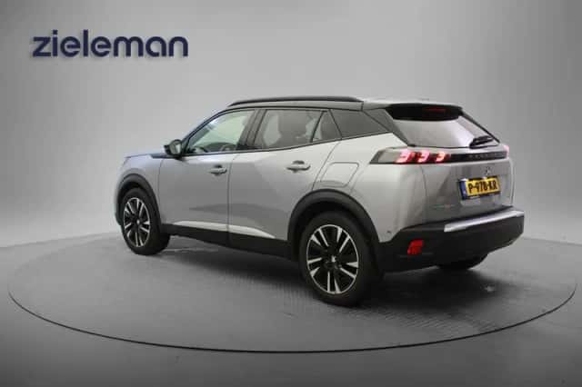 Peugeot e-2008 (2021) thumbnail 4