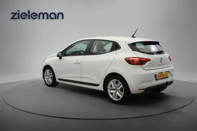 Renault Clio (2021) thumbnail 3