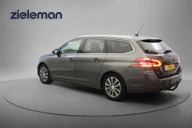 Peugeot 308 (2021) thumbnail 3