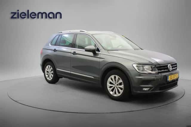 Volkswagen Tiguan (2018) thumbnail 1