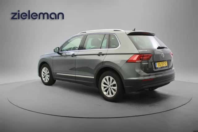 Volkswagen Tiguan (2018) thumbnail 3