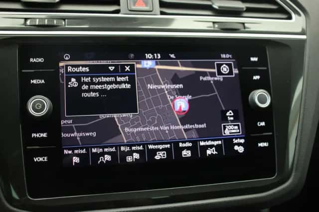 Volkswagen Tiguan (2018) thumbnail 6