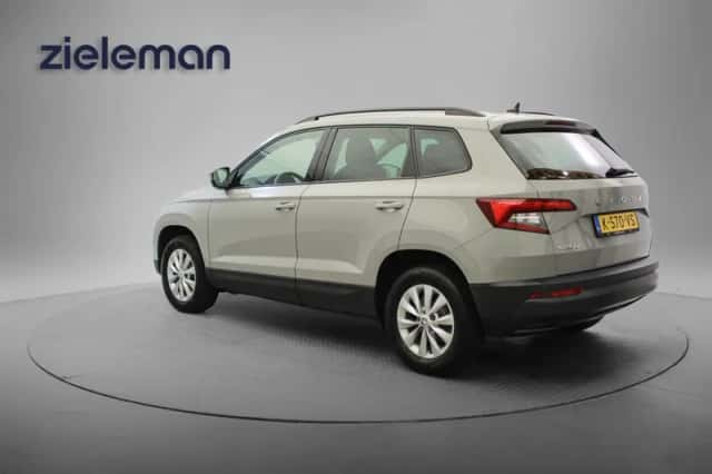 Škoda Karoq (2021) thumbnail 3