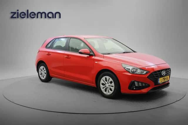 Hyundai i30 (2021) thumbnail 1