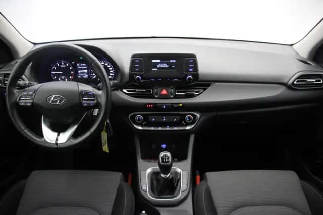 Hyundai i30 (2021) thumbnail 2