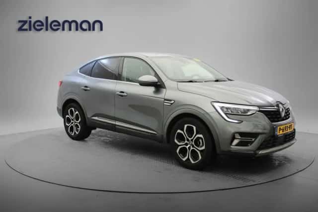Renault Arkana (2022) thumbnail 1