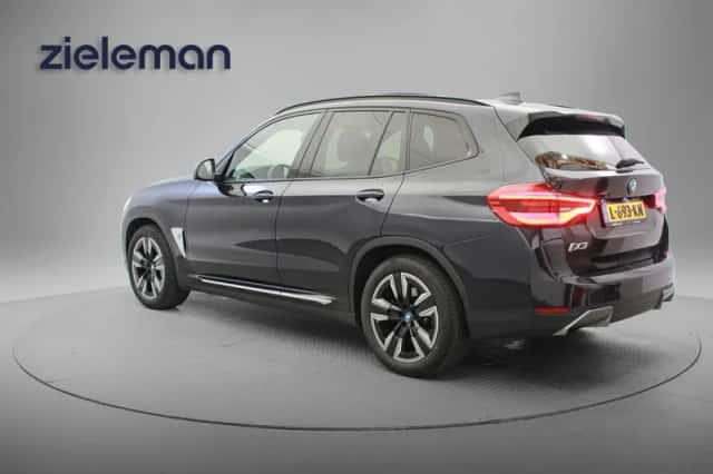 BMW iX3 (2021) thumbnail 3