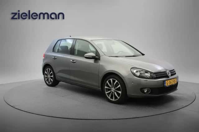 Volkswagen Golf (2010) thumbnail 1