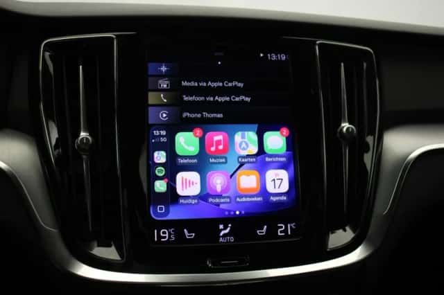 Volvo V60 (2021) thumbnail 5
