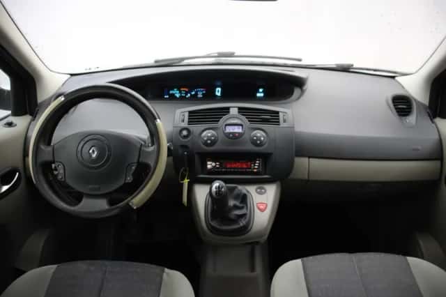 Renault Scénic (2006) thumbnail 2