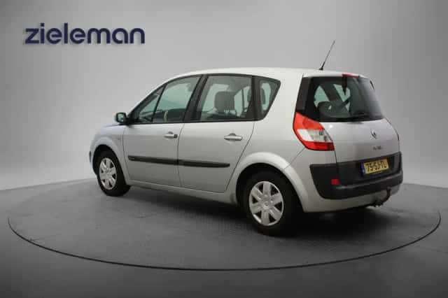 Renault Scénic (2006) thumbnail 3