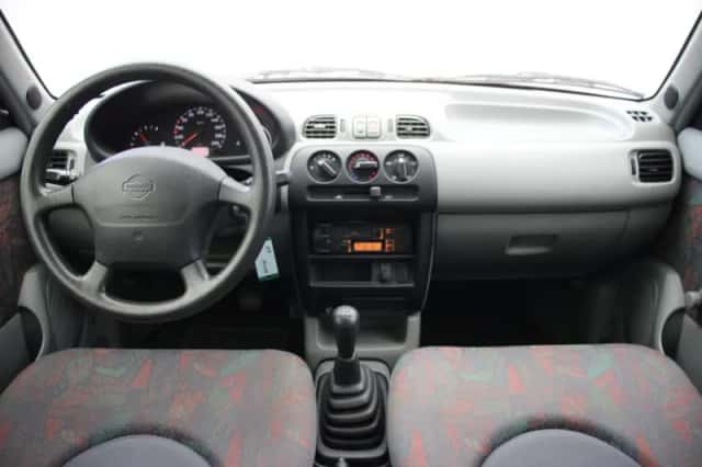 Nissan Micra (1999) thumbnail 2