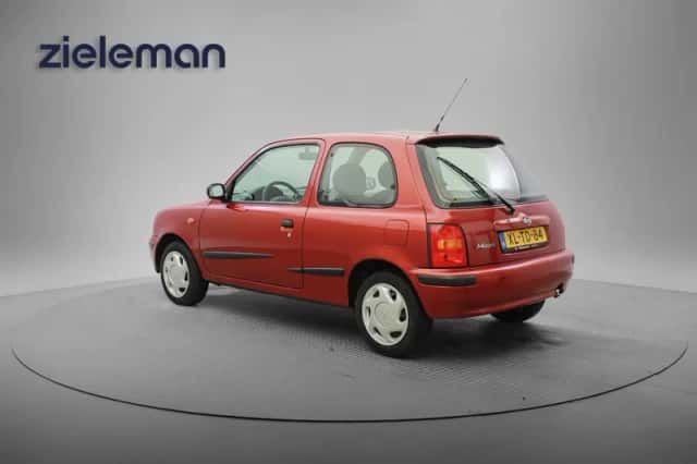 Nissan Micra (1999) thumbnail 3