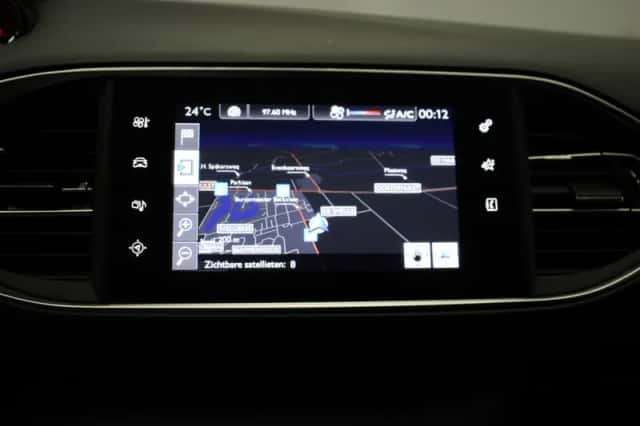 Peugeot 308 (2017) thumbnail 5