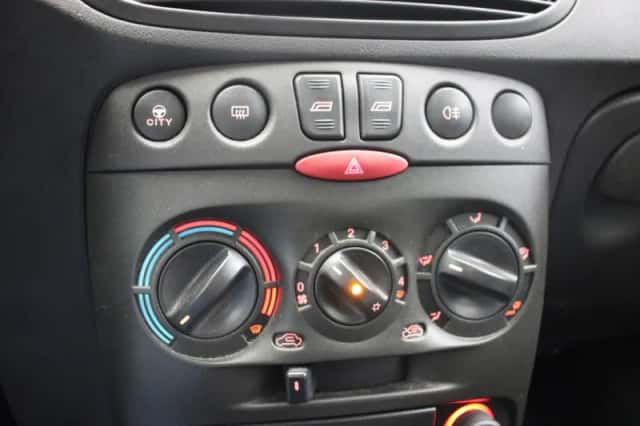 Fiat Punto (2005) thumbnail 5