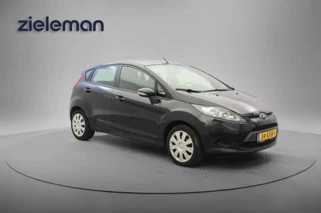 Ford Fiesta (2012) thumbnail 1