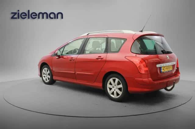 Peugeot 308 (2009) thumbnail 3