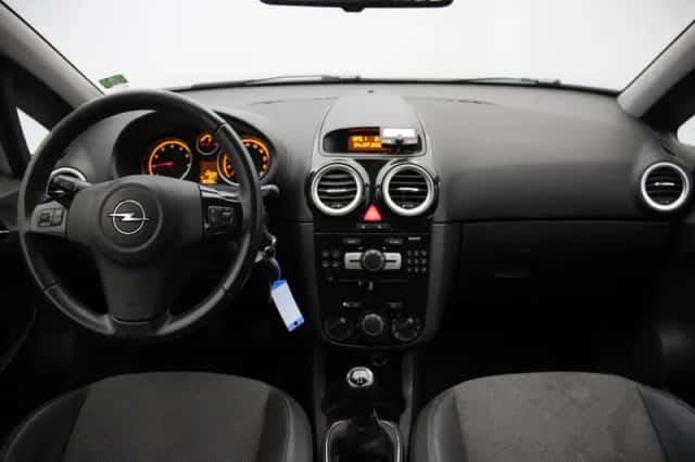 Opel Corsa (2007) thumbnail 2