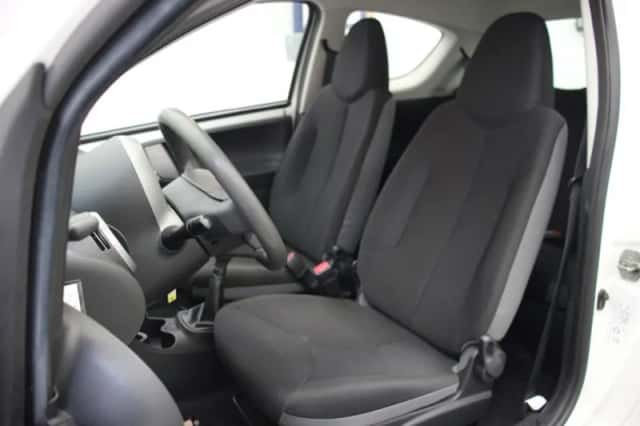Toyota Aygo (2013) thumbnail 5