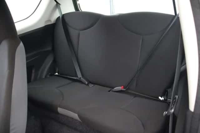 Toyota Aygo (2013) thumbnail 6