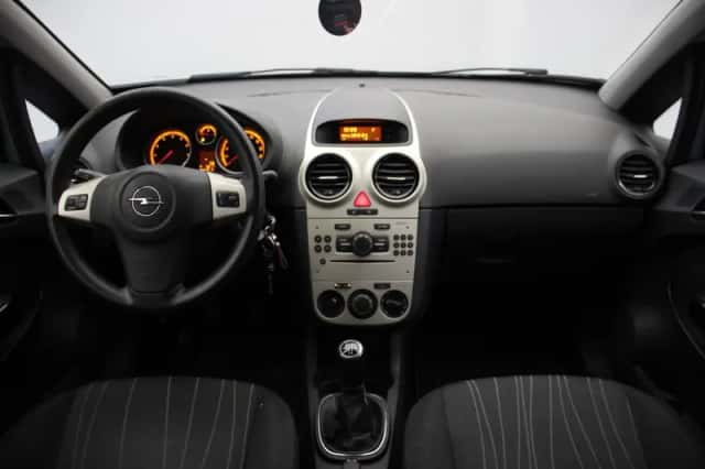 Opel Corsa (2007) thumbnail 2