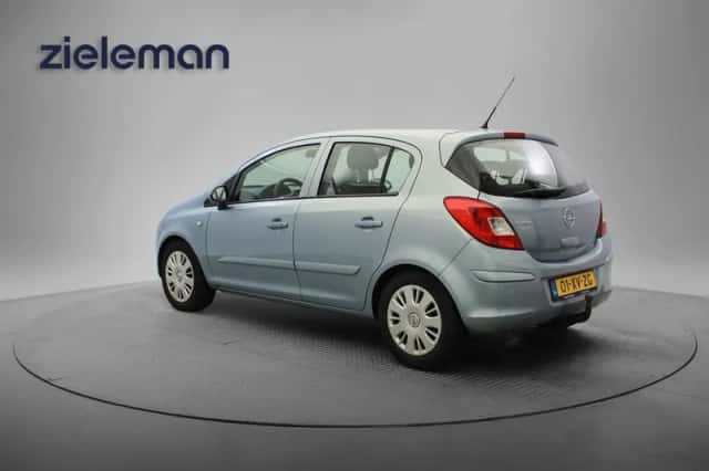 Opel Corsa (2007) thumbnail 3