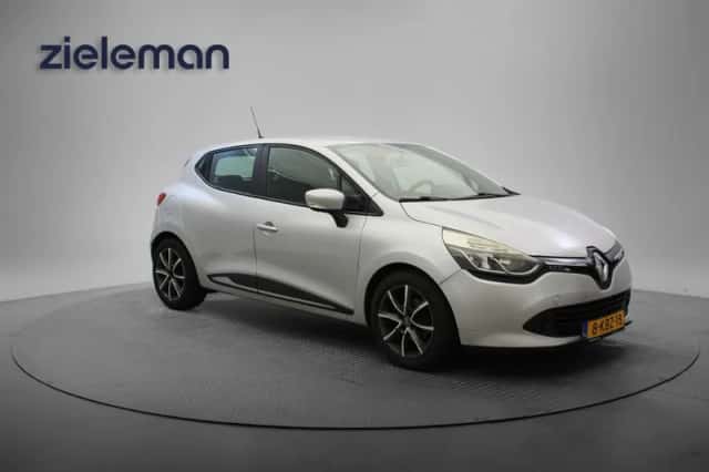 Renault Clio (2012) thumbnail 1